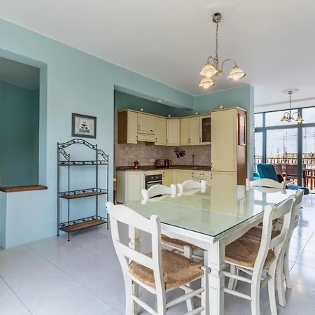 Fantastic 3 Bedroom Duplex Penthouse With Terrace Apartmán *