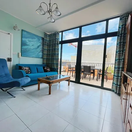 アパート Duplex Penthouse With Terrace In Balluta Bay - Sleeps 6 スリーマ