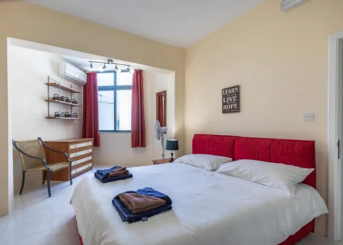 Duplex Penthouse With Terrace In Balluta Bay - Sleeps 6 Apartment