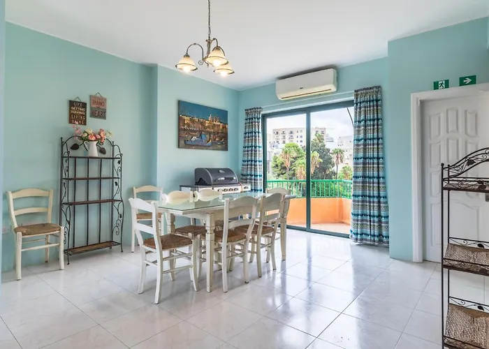 Duplex Penthouse With Terrace In Balluta Bay - Sleeps 6 * Sliema